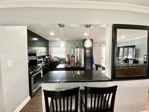 1100 Valley Stream Dr, Wheeling, IL 60090 photo 5