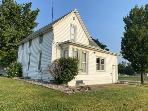 103 Maple St, Elliott, IL 60933 photo 1