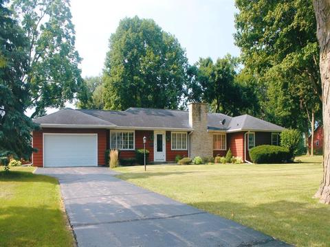 111 Maple Ave, Morrison, IL 61270 photo 1