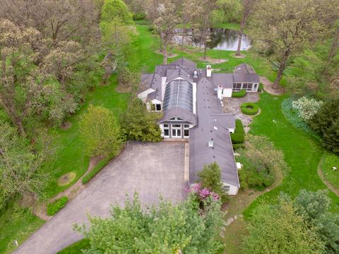 34 W160 White Thorne Rd, Wayne, IL 60184 photo 2