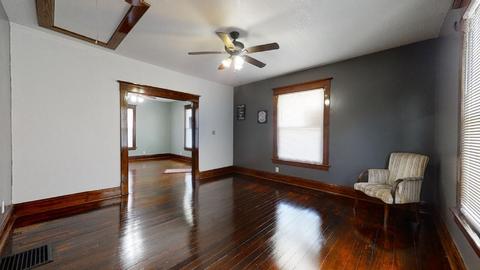 524 E Walnut St, Watseka, IL 60970 photo 12