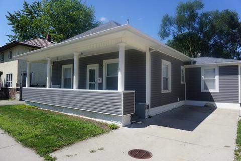 524 E Walnut St, Watseka, IL 60970 photo 1