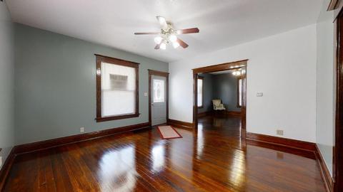 524 E Walnut St, Watseka, IL 60970 photo 7