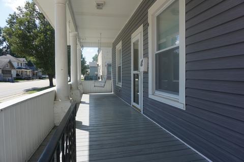 524 E Walnut St, Watseka, IL 60970 photo 4