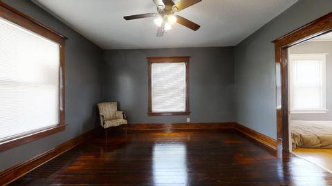 524 E Walnut St, Watseka, IL 60970 photo 9