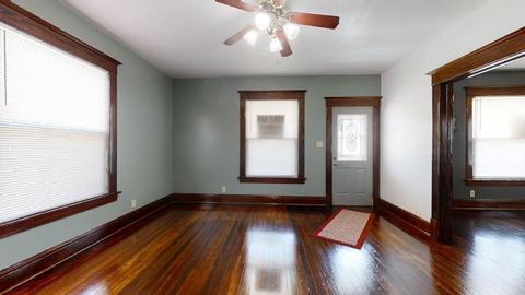 524 E Walnut St, Watseka, IL 60970 photo 8