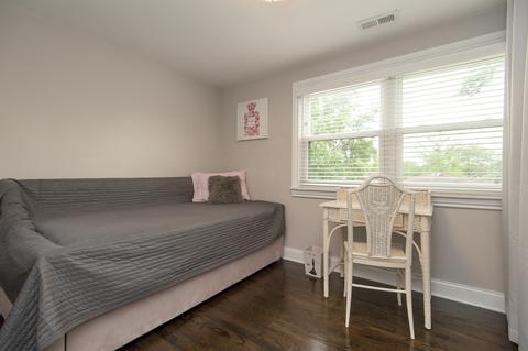 1884 Webster Ln, Des Plaines, IL 60018 photo 13