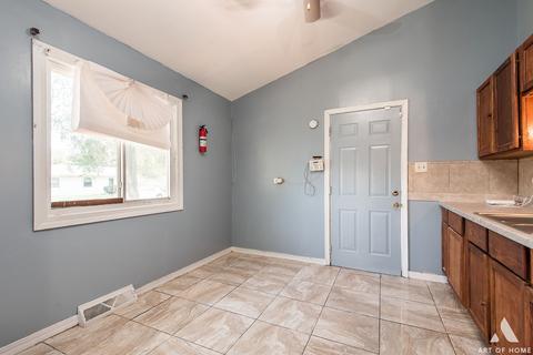 15402 Maple Ln, Markham, IL 60428 photo 5