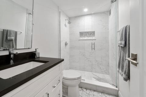 100 E Huron St #4104, Chicago, IL 60611 photo 15