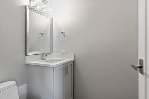 100 E Huron St #4104, Chicago, IL 60611 photo 16