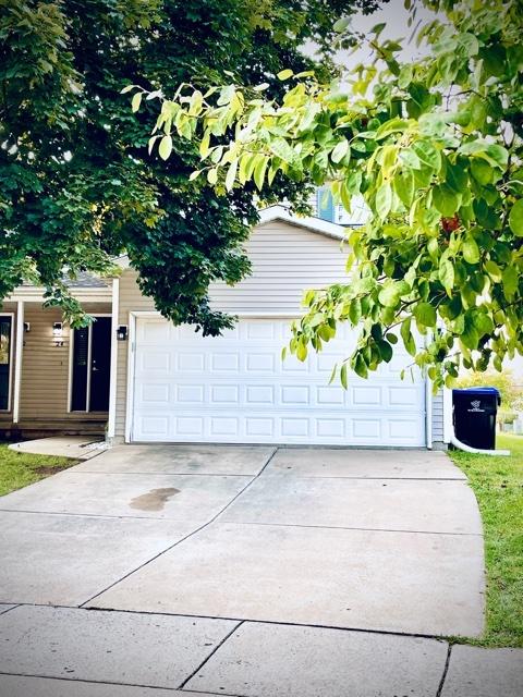 24 Rounds Rd, Bloomington, IL 61704 photo 1