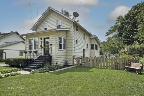 9 Center St, Algonquin, IL 60102 photo 2