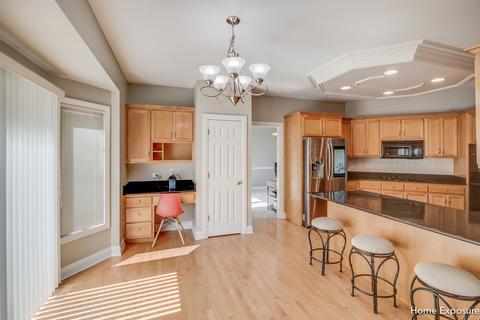 2281 Sutton Ln, Aurora, IL 60502 photo 8