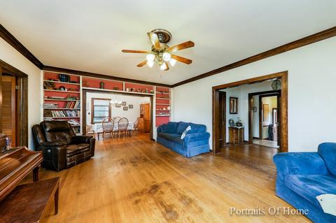 332 Vincent Pl, Elgin, IL 60123 photo 3