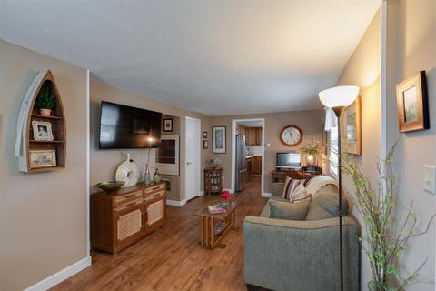 201 Packard St, Bloomington, IL 61701 photo 2