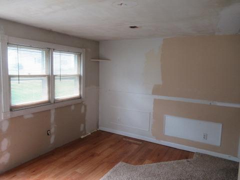 206 W Grant St, Philo, IL 61864 photo 3