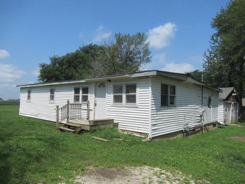 206 W Grant St, Philo, IL 61864 photo 1