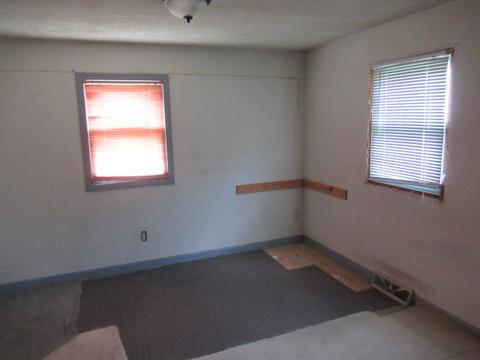 206 W Grant St, Philo, IL 61864 photo 6