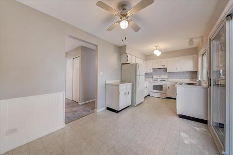 2231 Langdon Pl, Hoffman Estates, IL 60169 photo 9