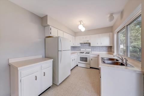 2231 Langdon Pl, Hoffman Estates, IL 60169 photo 10