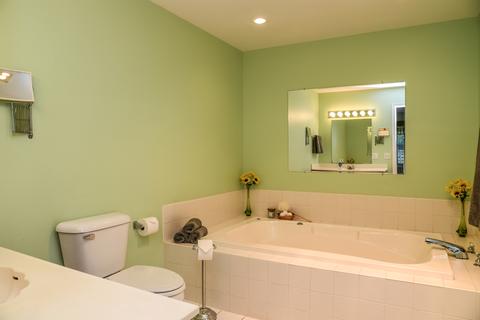 2013 W Cobblestone Ln, Mchenry, IL 60051 photo 11