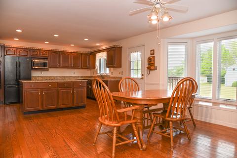 2013 W Cobblestone Ln, Mchenry, IL 60051 photo 4