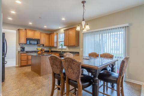 2019 Torino Dr, Elgin, IL 60123 photo 2