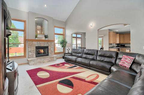 2028 Gardner Cir E, Aurora, IL 60503 photo 8