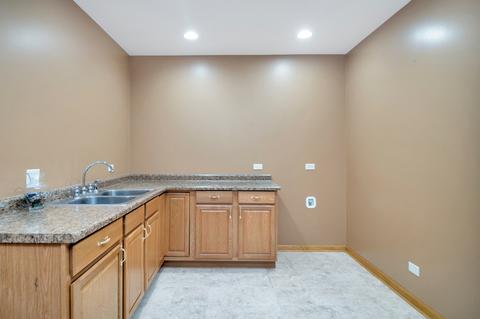 2028 Gardner Cir E, Aurora, IL 60503 photo 29