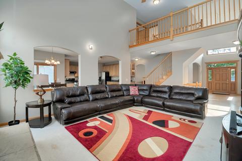 2028 Gardner Cir E, Aurora, IL 60503 photo 9