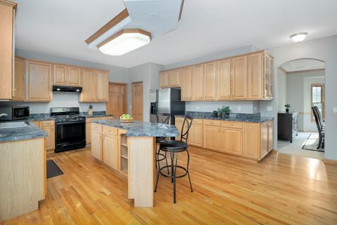 2028 Gardner Cir E, Aurora, IL 60503 photo 16