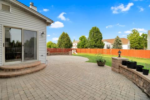 2028 Gardner Cir E, Aurora, IL 60503 photo 35
