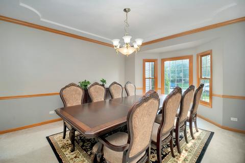 2028 Gardner Cir E, Aurora, IL 60503 photo 4