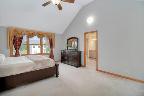 2028 Gardner Cir E, Aurora, IL 60503 photo 20