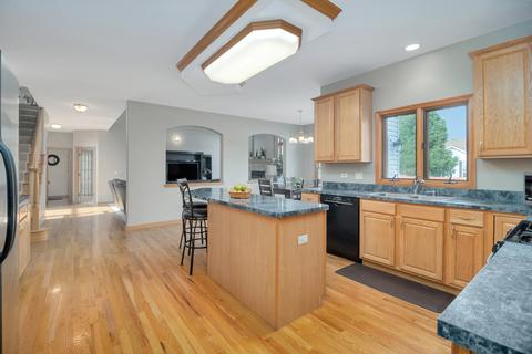 2028 Gardner Cir E, Aurora, IL 60503 photo 19