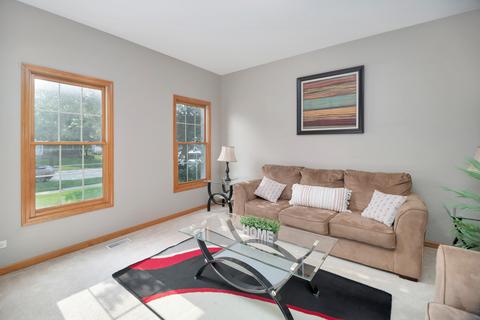 2028 Gardner Cir E, Aurora, IL 60503 photo 7