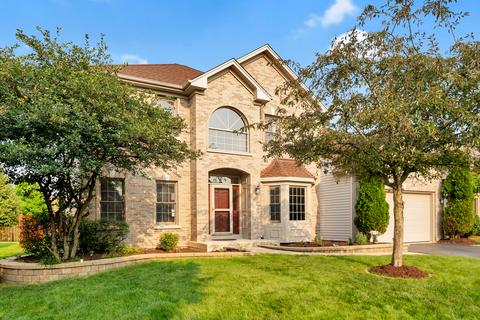 2028 Gardner Cir E, Aurora, IL 60503 photo 1