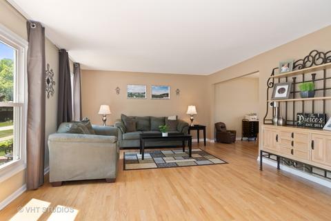 304 Oakbrook Ct, Bartlett, IL 60103 photo 3