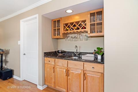 304 Oakbrook Ct, Bartlett, IL 60103 photo 9