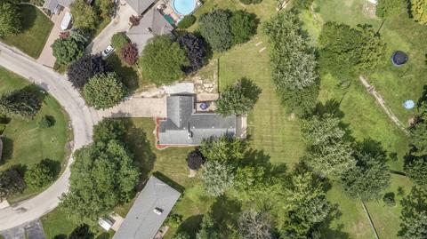 954 E 1st St, Lockport, IL 60441 photo 9