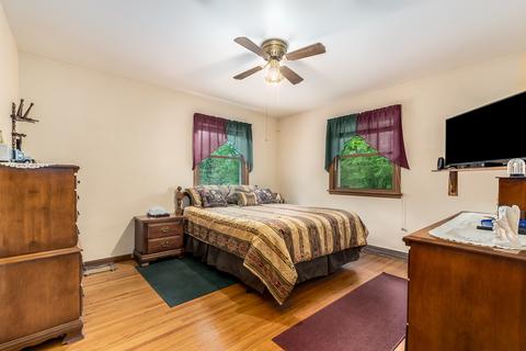 954 E 1st St, Lockport, IL 60441 photo 23