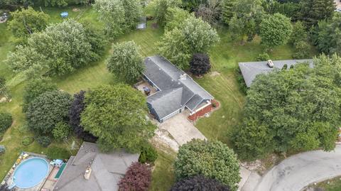 954 E 1st St, Lockport, IL 60441 photo 5