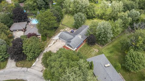 954 E 1st St, Lockport, IL 60441 photo 4