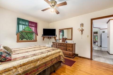 954 E 1st St, Lockport, IL 60441 photo 24