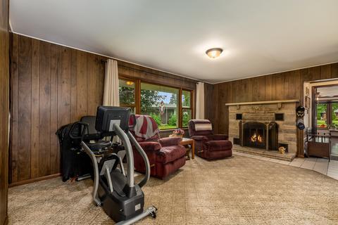 954 E 1st St, Lockport, IL 60441 photo 19