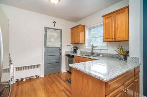 100 Pine Ave #5, Riverside, IL 60546 photo 12