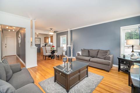 100 Pine Ave #5, Riverside, IL 60546 photo 3