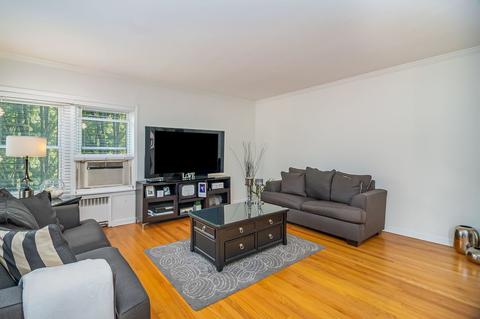 100 Pine Ave #5, Riverside, IL 60546 photo 6