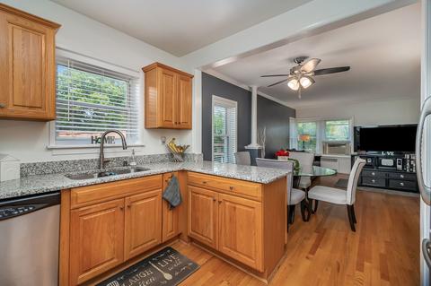 100 Pine Ave #5, Riverside, IL 60546 photo 10