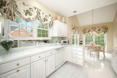 33 Old Mill Ct, Burr Ridge, IL 60527 photo 8